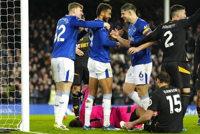 Everton find scoring touch to thrash Wolves and pile pressure on Gary O’Neil