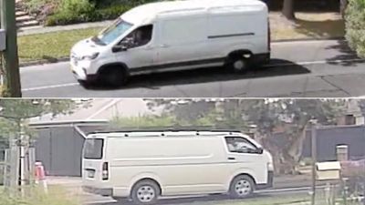 'Stranger danger' warning as children enticed into vans