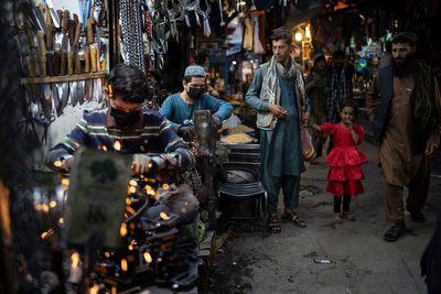 Afghan economy shows modest signs of growth but recovery remains fragile, says World Bank