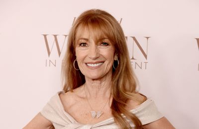 Jane Seymour urges older actresses not to 'give up' and to stay 'authentic'