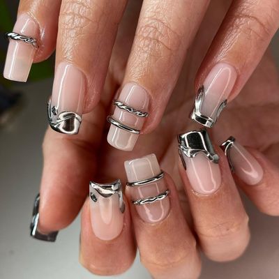 31 Show-Stopping New Year's Nail Designs to Ring In 2025