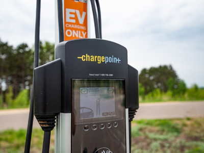 ChargePoint Q3 Results Some Restructuring Benefits, Analysts Say: Expect 'Return To Growth In 2025'