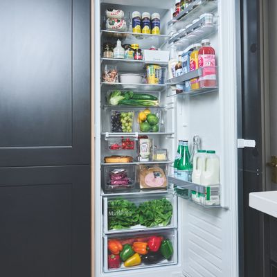 How to organise your fridge quickly - a 15 minute blitz to get your fridge ready for Christmas