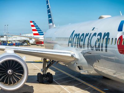 American Airlines Partners With Citi, Issues Strong Profit Outlook