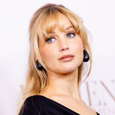 Jennifer Lawrence Matches Her Globular Matte Black Earrings to Her Elegant Maternity Dress