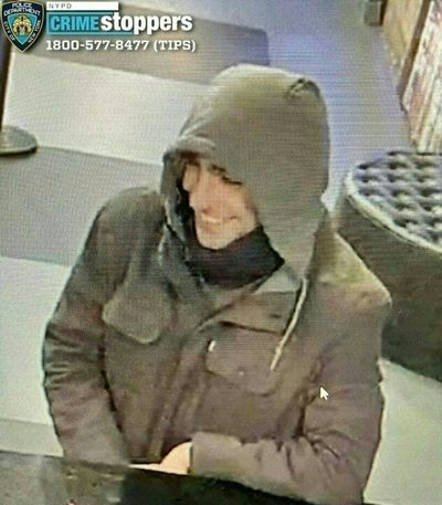 New York Police Hunt Brazen Manhattan Gunman