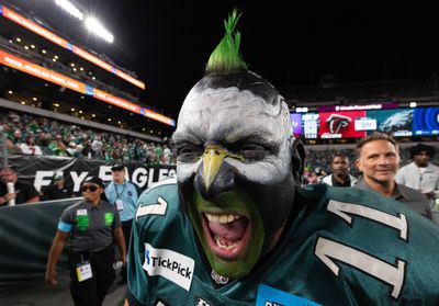 Panthers OLB Jadeveon Clowney jokingly stirs the pot with Eagles fans