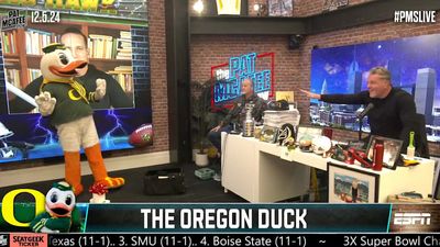 Oregon Ducks Mascot Shades Travis Hunter's Heisman Trophy Case on TV Appearance