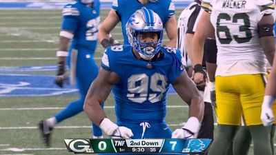 Lions' Za'Darius Smith Has Electric Celebration After Sacking Packers QB Jordan Love