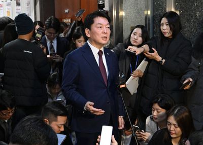 South Korean president could put citizens in great danger, says head of ruling party