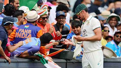 'KKR, KKR...': Indian fans tease Mitchell Starc about IPL in pink-ball Test at Adelaide - Watch