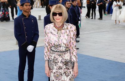 Anna Wintour's sunglasses are a 'prop'