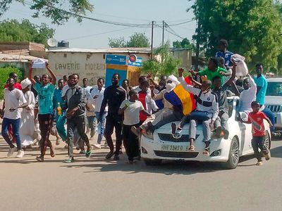 Hundreds of people in Chad protest against the French military presence in the country