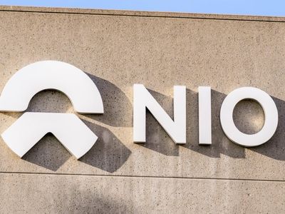 What's Going On With NIO Stock Friday? Mastercard In-Vehicle Payment Offering In The Works