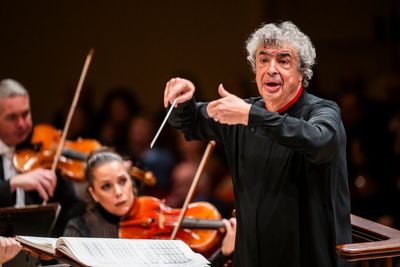 Semyon Bychkov conducts through pain in celebrating Year of Czech Music with North American tour