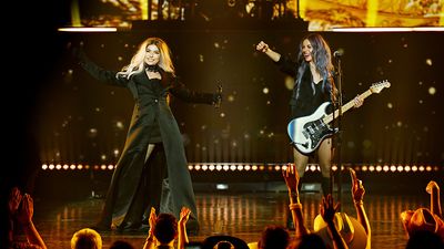 “When she asked me if I would come be her lead guitar player, I just was like, ‘Um, how can I say no to Shania?’” Lindsay Ell on the “pinch me moment” she became Shania Twain's lead guitarist