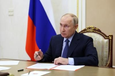 Putin Signs Treaty Offering Security Guarantees To Belarus