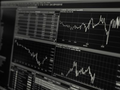 Assessing ZoomInfo Technologies: Insights From 6 Financial Analysts