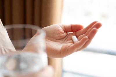 Wife admits to crushing up pills and putting them in husband’s drink hoping to kill him, cops say