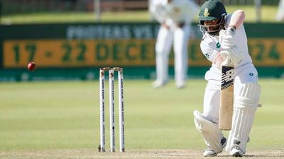 South Africa build 221-run lead in crucial second Test against Sri Lanka