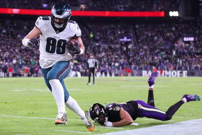 Eagles to place TE Dallas Goedert on injured reserve