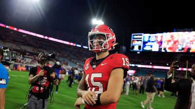 Georgia QB Carson Beck Ruled Out After Injury on Final Play of First Half vs. Texas