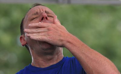 Joey Chestnut devours 21 pounds of shrimp before Big Ten Championship Game