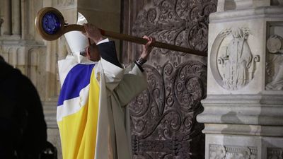 'Open your doors': Paris unveils Notre-Dame after five-year refit