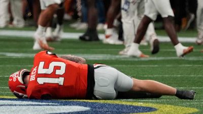 Injured Georgia QB Carson Beck Returns for Final Handoff to Clinch SEC Championship