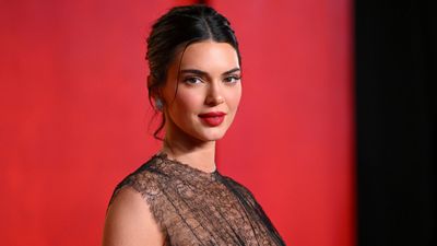 Kendall Jenner's thick, over-flowing garland elevates her festive mantel – it's a maximalist look that's surprisingly simple to recreate