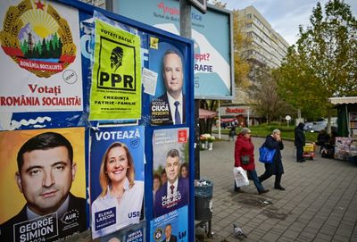 'Thieves': Romanians Demand To Vote After Scrapped Elections