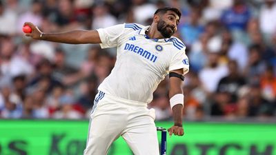 India ponder SOS call to veteran quick after Test loss