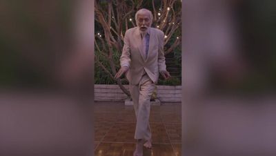 Dick Van Dyke dances barefoot and jokes with Coldplay’s Chris Martin in behind-the-scenes music video