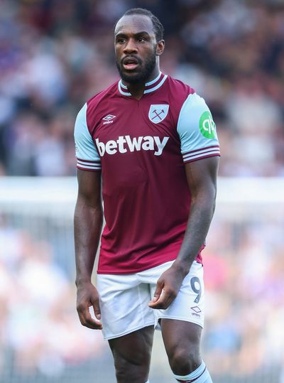 West Ham: Michail Antonio undergoes surgery on lower limb fracture after car crash