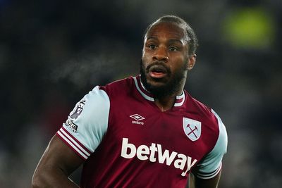 West Ham’s Michail Antonio has surgery on lower-limb fracture after car crash