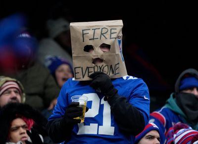 Giants fan flies plane around MetLife Stadium: ‘Fix this dumpster fire’