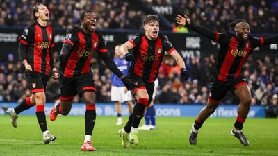 Bournemouth stage comeback with two late goals to beat Ipswich 2-1