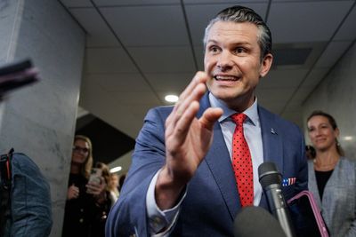 GOP senator offers curious defense for Pete Hegseth drinking claims: ‘There’s a lot of alcohol that flows through Washington’