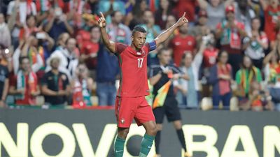 Portugal winger Nani announces retirement