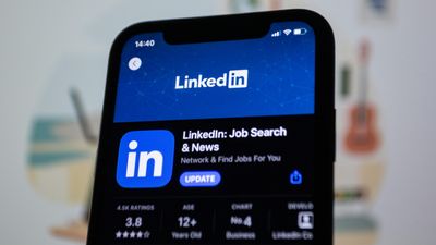 AI Has Silently Taken Over LinkedIn: Think That Viral Post Is Real? Think Again