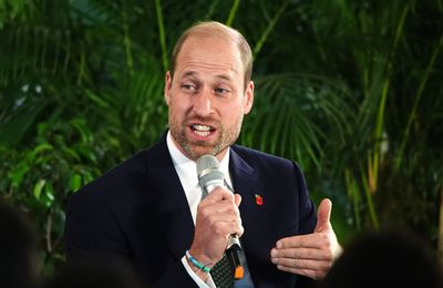 Prince William serves Christmas lunch at homeless shelter