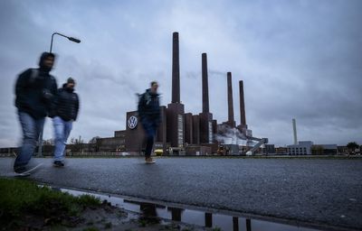 German VW Workers Kick Off Second Round Of Strikes