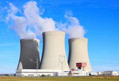 2 Nuclear Stocks Powering Big Tech’s Data Center Revolution