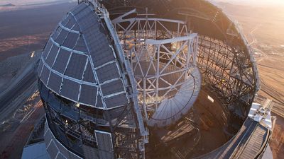 A 'giant' rising in the desert: World's largest telescope comes together (photo)