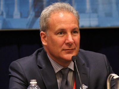 Peter Schiff Advises Biden To Do One 'Good Thing' Before His Term Ends: 'Sell All The Bitcoin' Held By The US