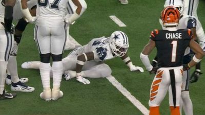 DeMarvion Overshown Suffers Ugly Knee Injury, Helped Off the Field vs. Bengals