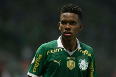 New Chelsea signing Estevao reveals Cole Palmer talks and preferred position