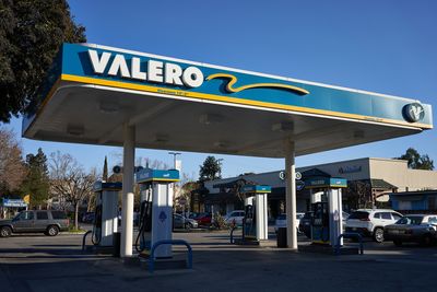 Is Valero Energy Stock Underperforming the S&P 500?