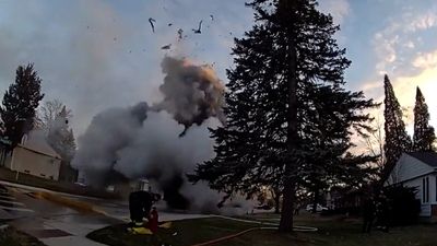 Video shows moments garbage truck explodes in Illinois town