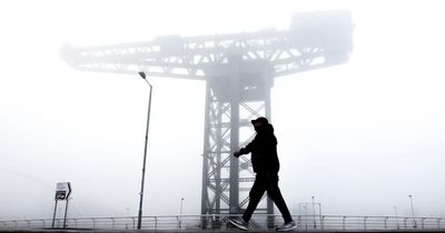 Impressive pictures show fog in Glasgow as temperatures drop